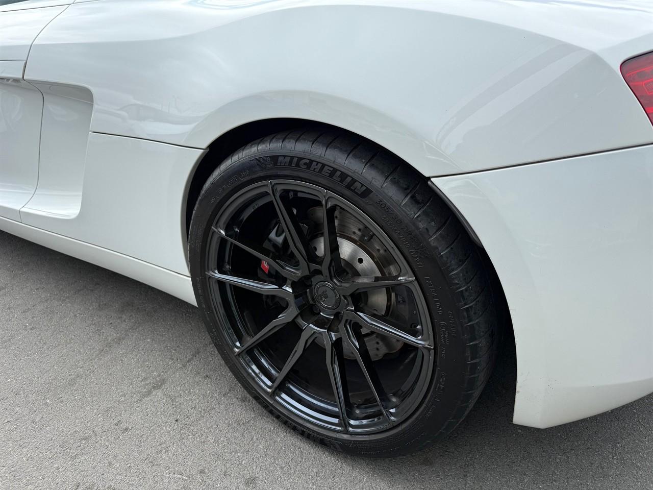 image-5, 2015 Audi R8 4.2 V8 FSI Spyder S-Tronic Quattro at Christchurch