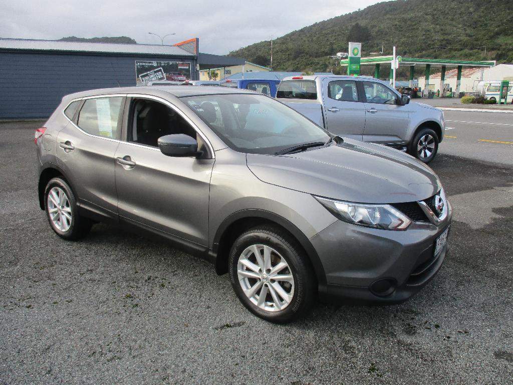 2016 Nissan Qashqai ST on handshake