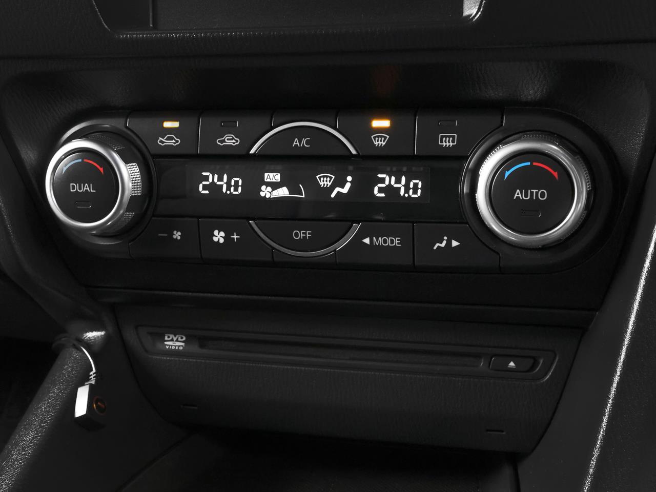 image-16, 2015 Mazda Axela 20S Sportshatch at Christchurch