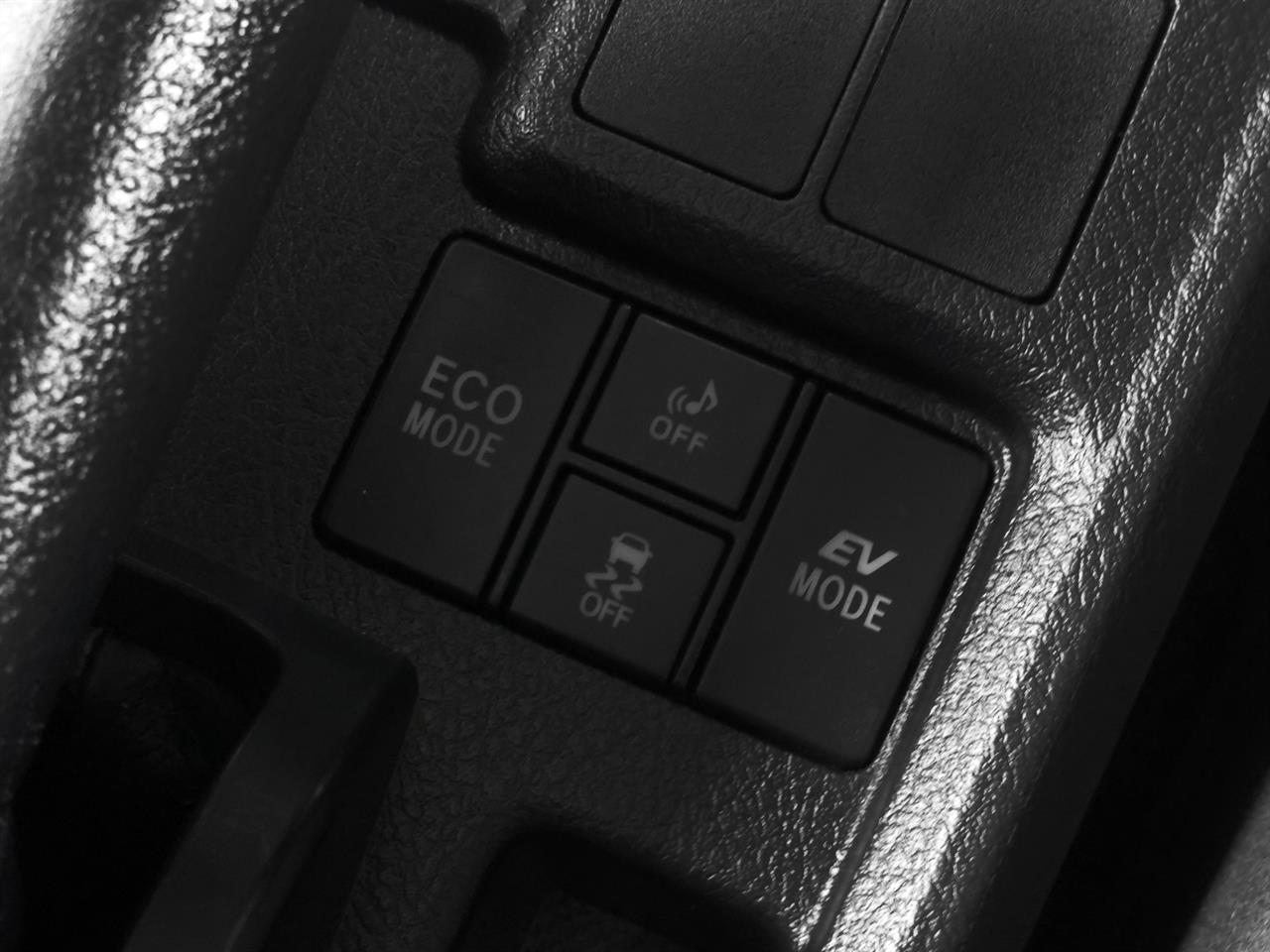 image-13, 2014 Toyota Corolla Fielder Hybrid G at Christchurch
