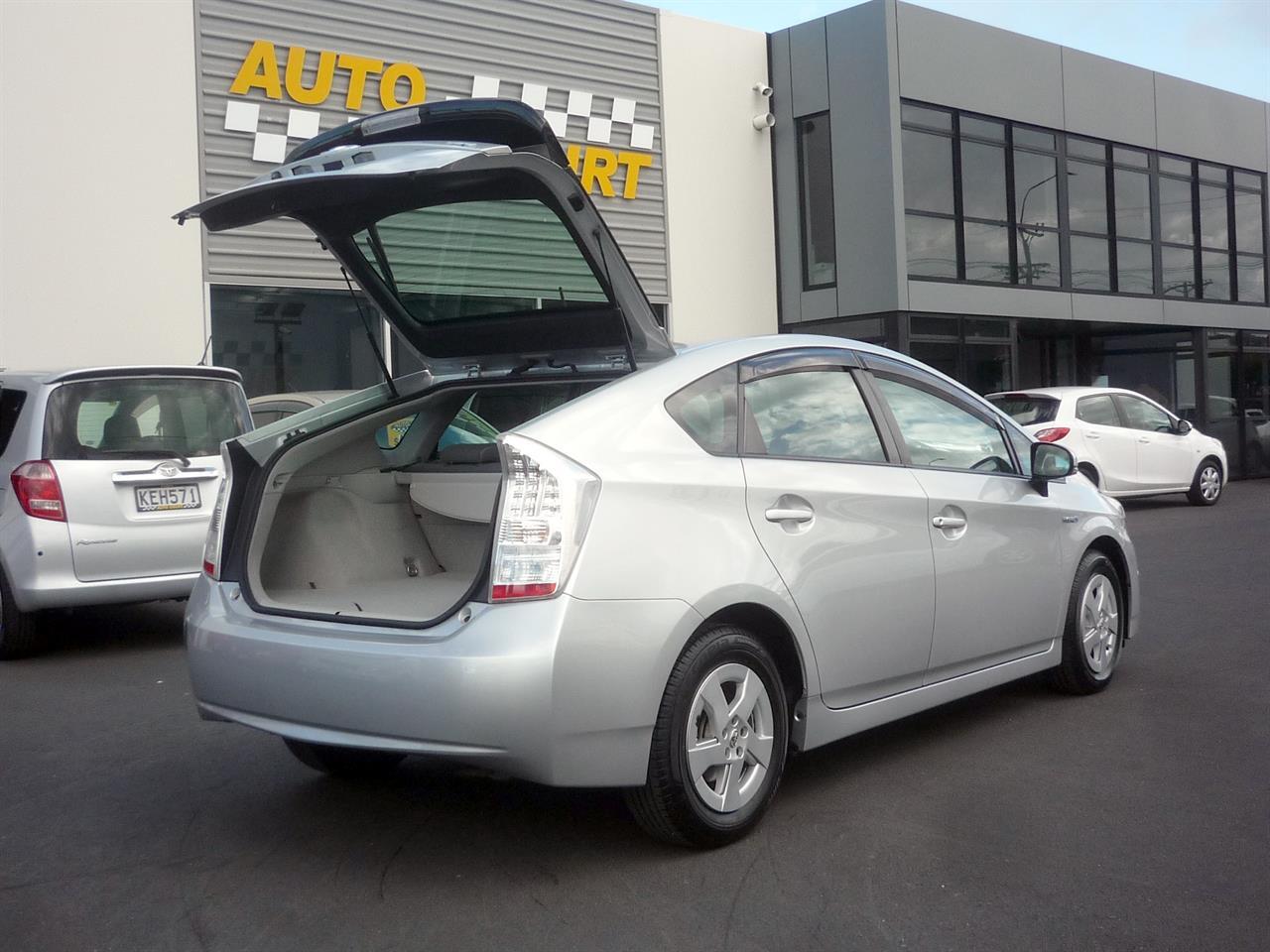 image-12, 2010 Toyota Prius S Hybrid at Dunedin