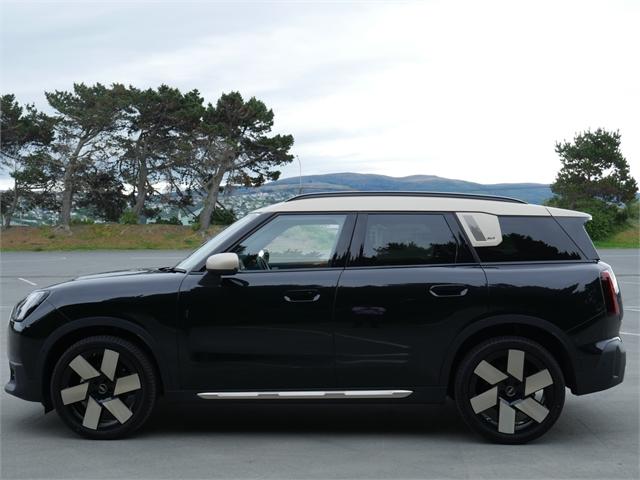 image-5, 2024 MINI Countryman S All4 Favoured at Dunedin