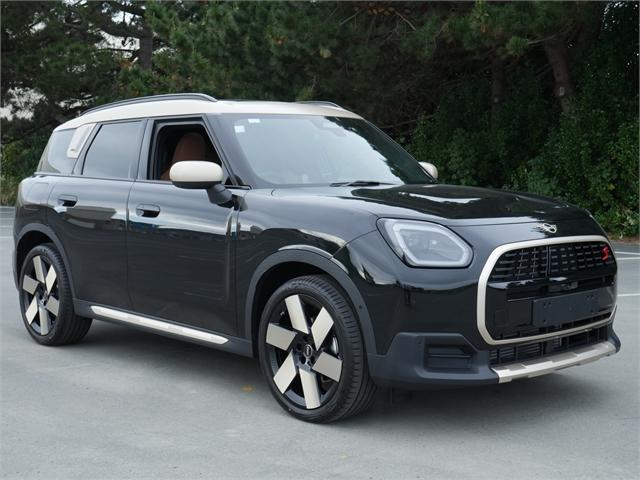 image-0, 2024 MINI Countryman S All4 Favoured at Dunedin