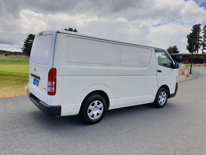 2008 Toyota Hiace CHILLER VAN on handshake