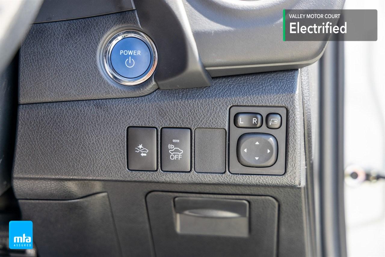 image-11, 2016 Toyota Auris Hybrid at Dunedin