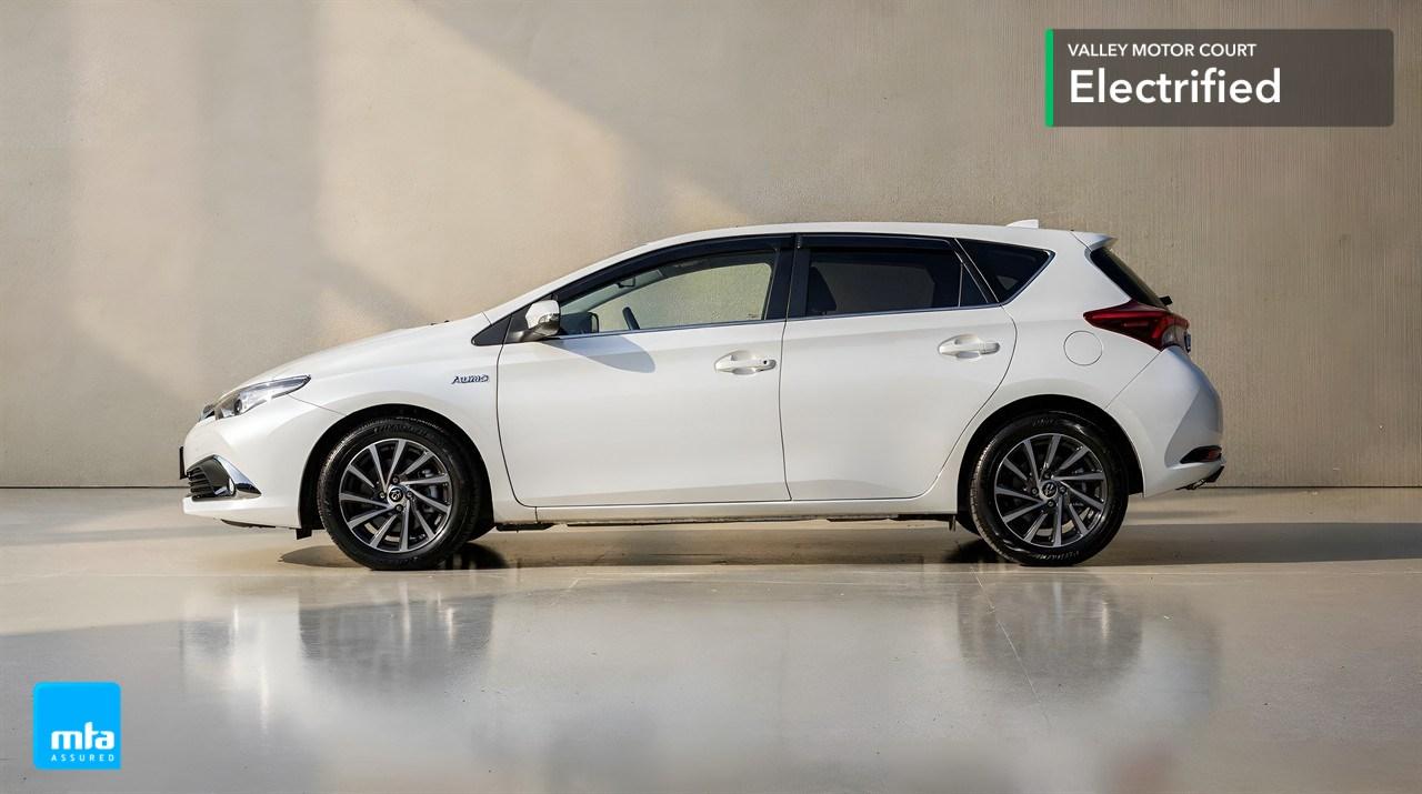 image-2, 2016 Toyota Auris Hybrid at Dunedin