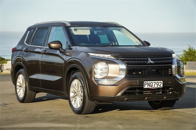 image-0, 2022 Mitsubishi Outlander LS 2.5 4x4 auto at Dunedin