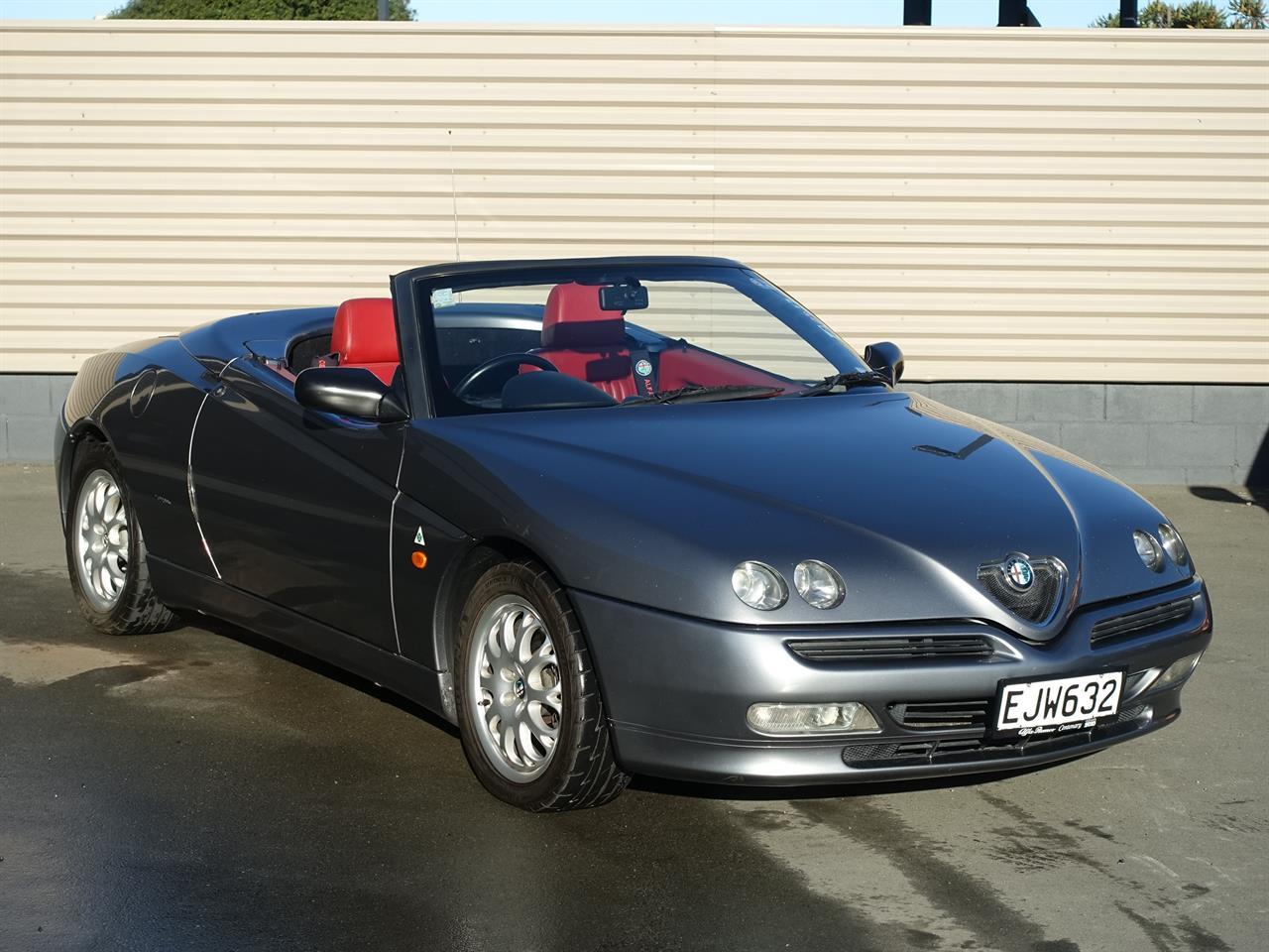 image-0, 2001 AlfaRomeo Spider at Dunedin