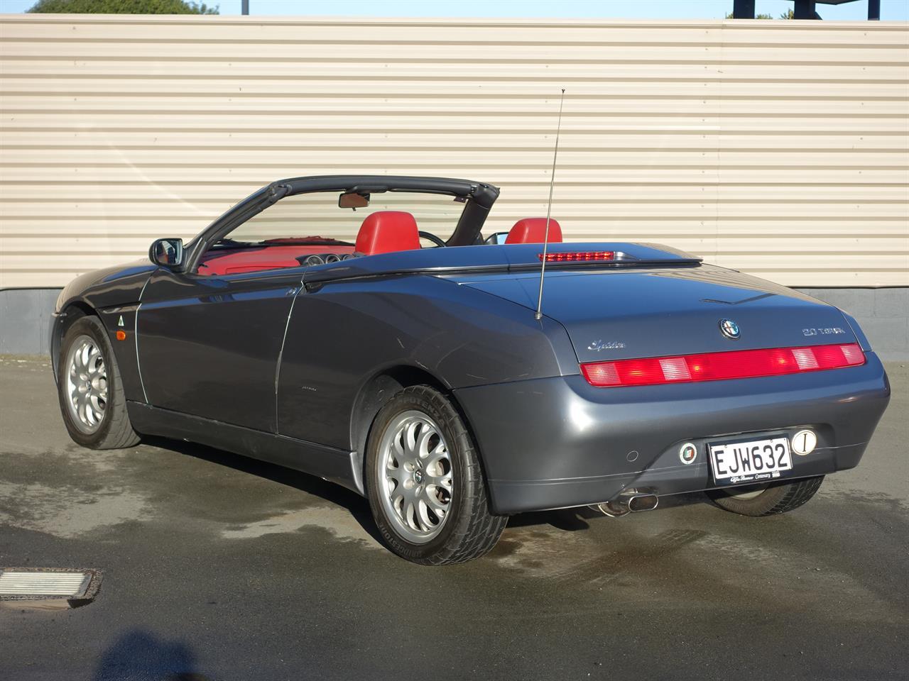 image-2, 2001 AlfaRomeo Spider at Dunedin