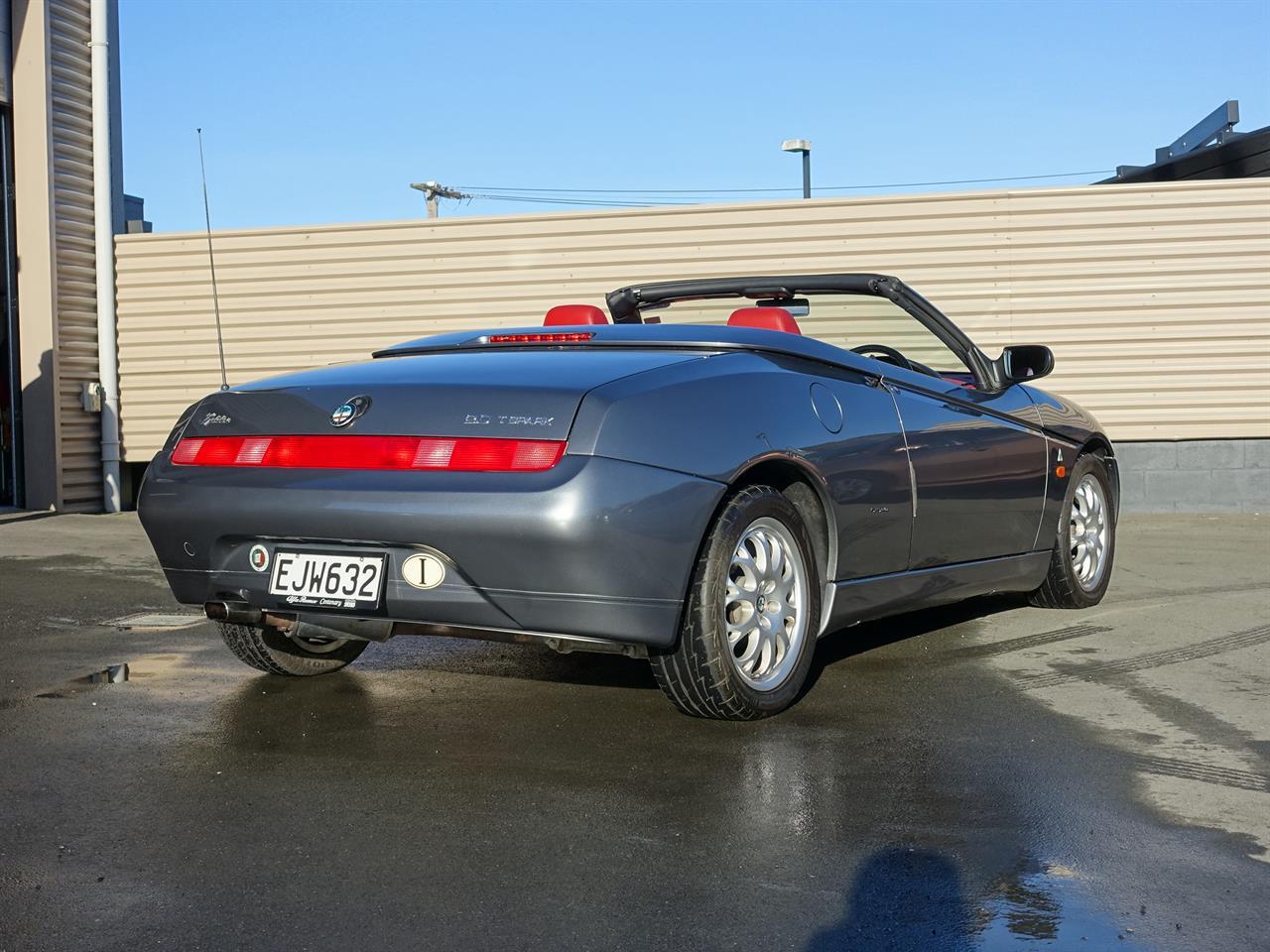 image-13, 2001 AlfaRomeo Spider at Dunedin