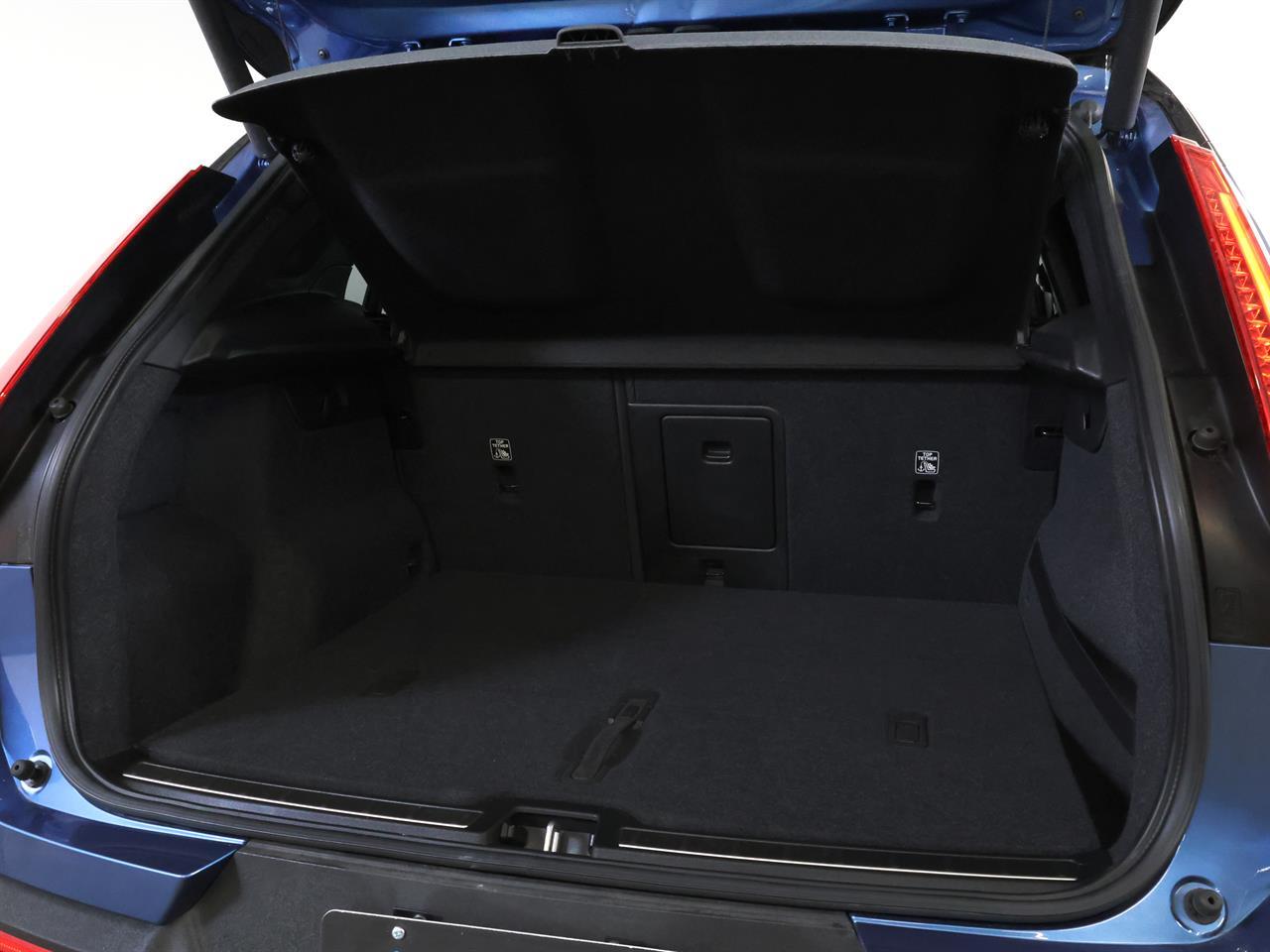 image-19, 2018 Volvo XC40 T5 AWD R-Design at Christchurch