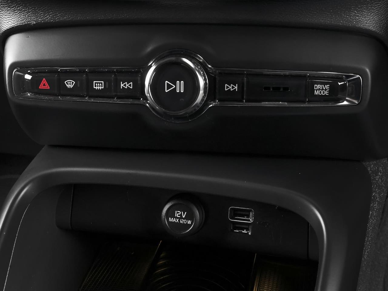 image-14, 2018 Volvo XC40 T5 AWD R-Design at Christchurch