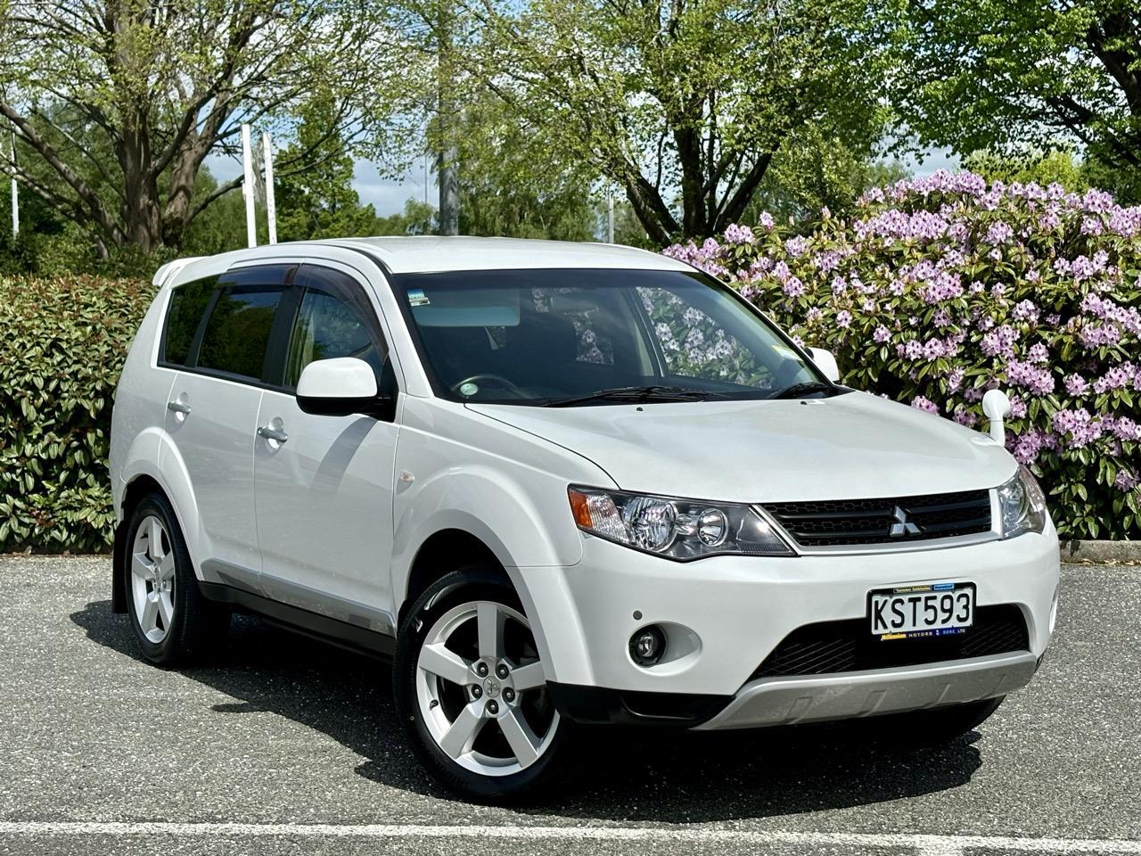 image-0, 2006 Mitsubishi Outlander 7 SEATER 4WD LOW KMS at Gore