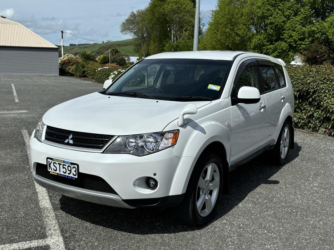 image-2, 2006 Mitsubishi Outlander 7 SEATER 4WD LOW KMS at Gore