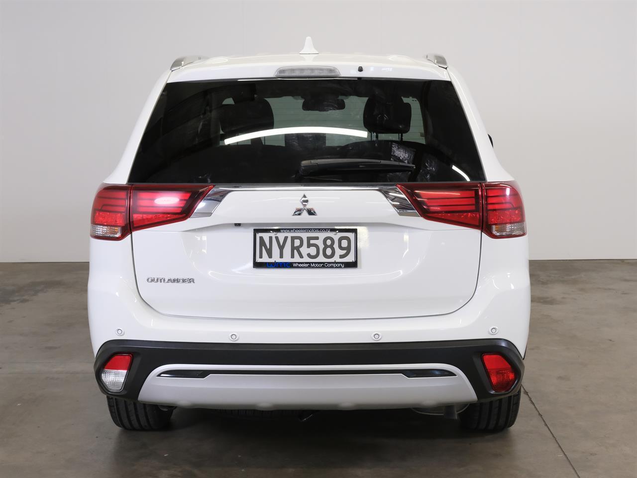 image-7, 2021 Mitsubishi Outlander LS 'NZ New' 7-Seater at Christchurch