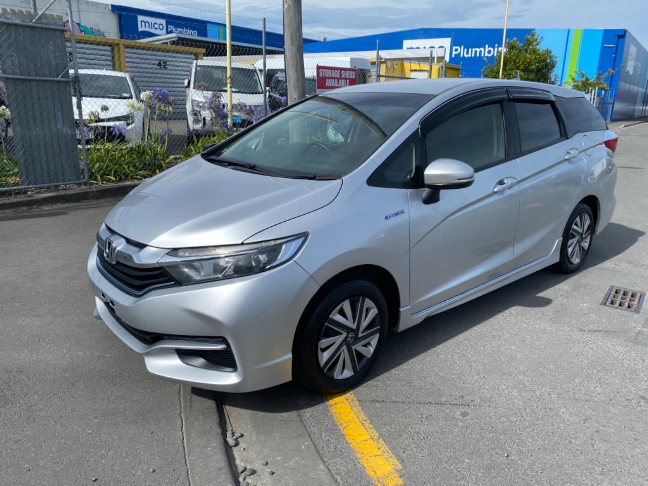 Спойлер honda fit shuttle