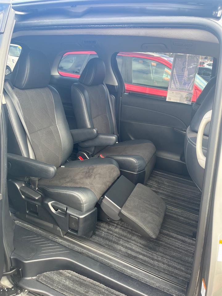 image-7, 2016 Toyota Estima 7 seater at Dunedin