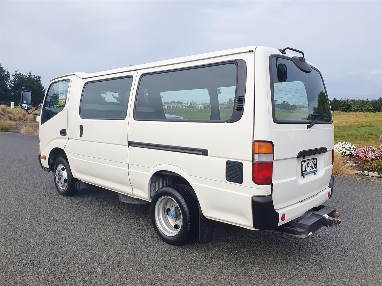 2011 Toyota Dyna Route Van on handshake