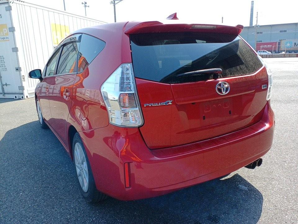 image-6, 2014 Toyota Prius alpha at Dunedin