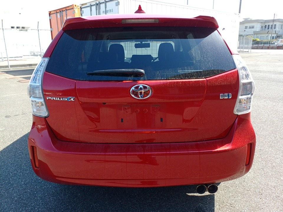image-7, 2014 Toyota Prius alpha at Dunedin