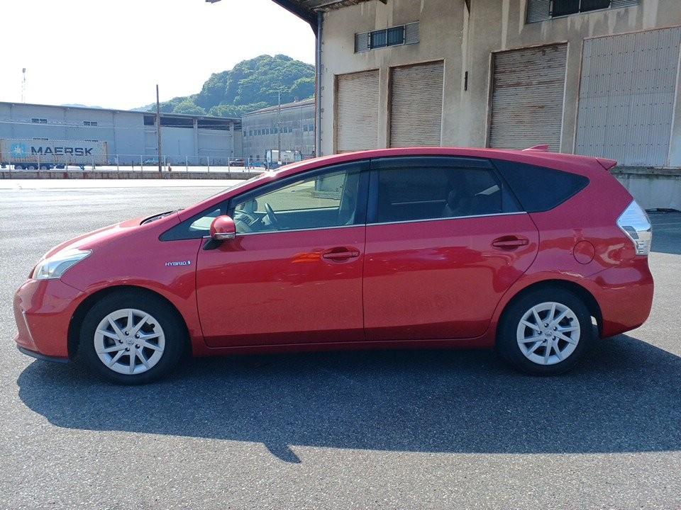 image-3, 2014 Toyota Prius alpha at Dunedin