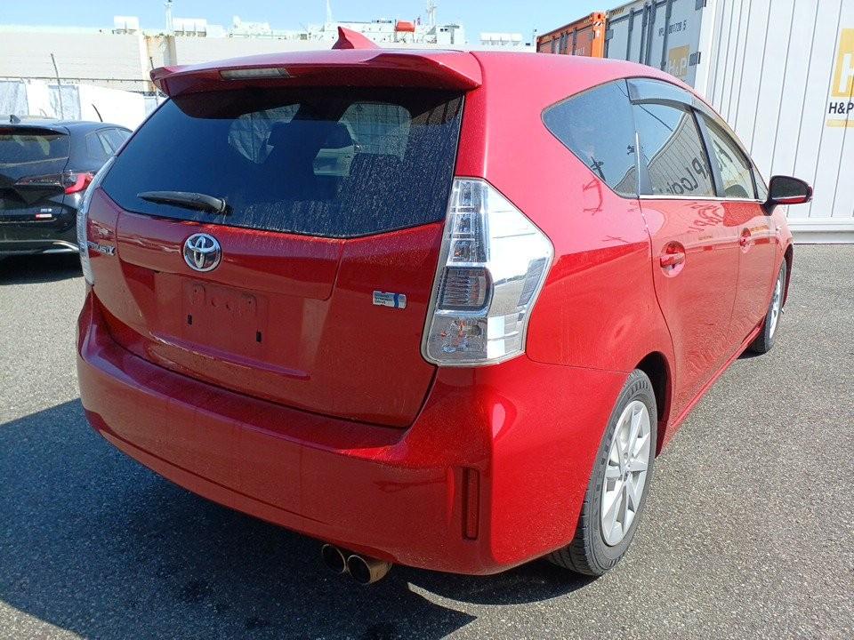 image-8, 2014 Toyota Prius alpha at Dunedin