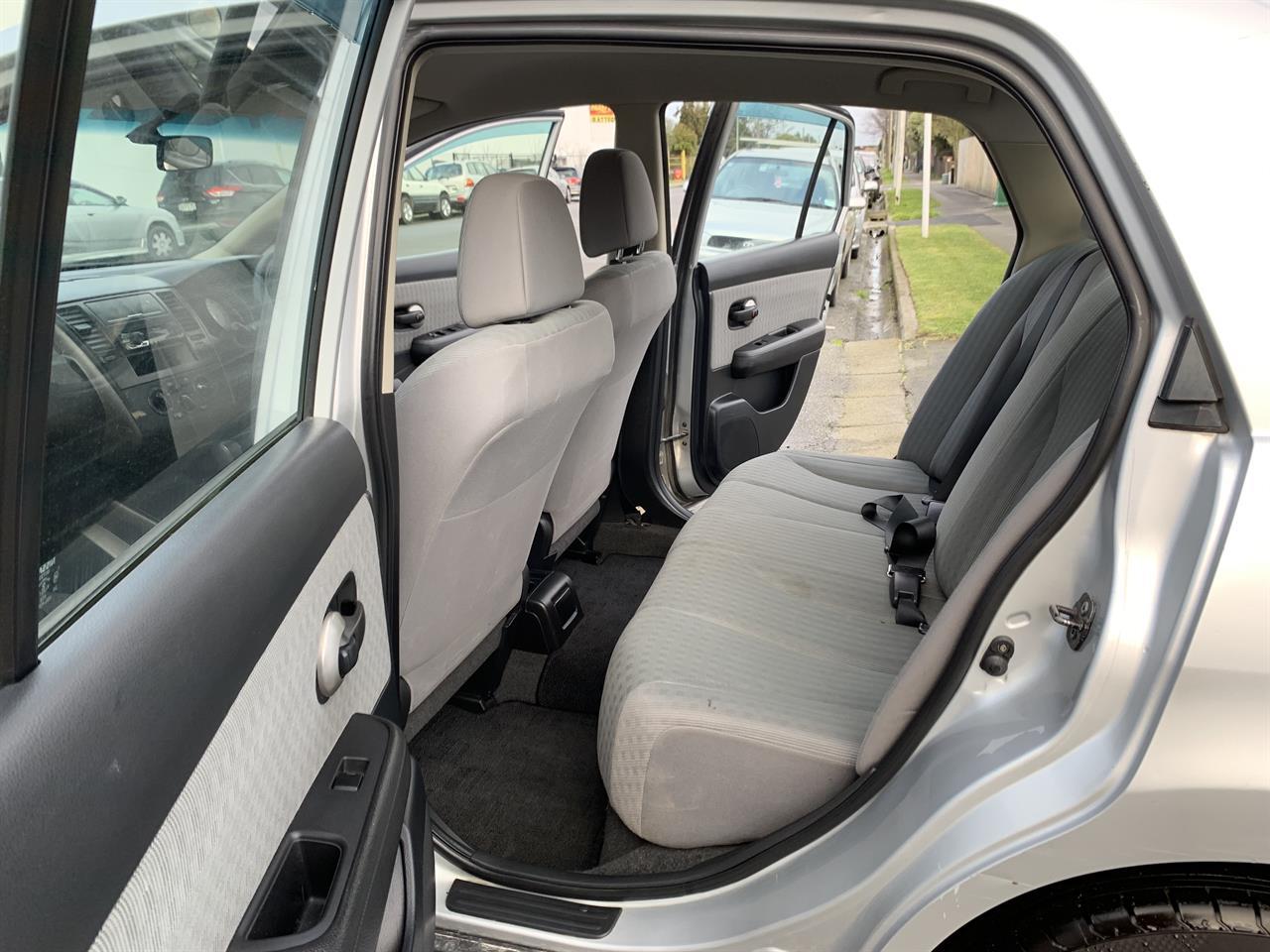 2009 Nissan Tiida LATIO SILVER SALOON on handshake