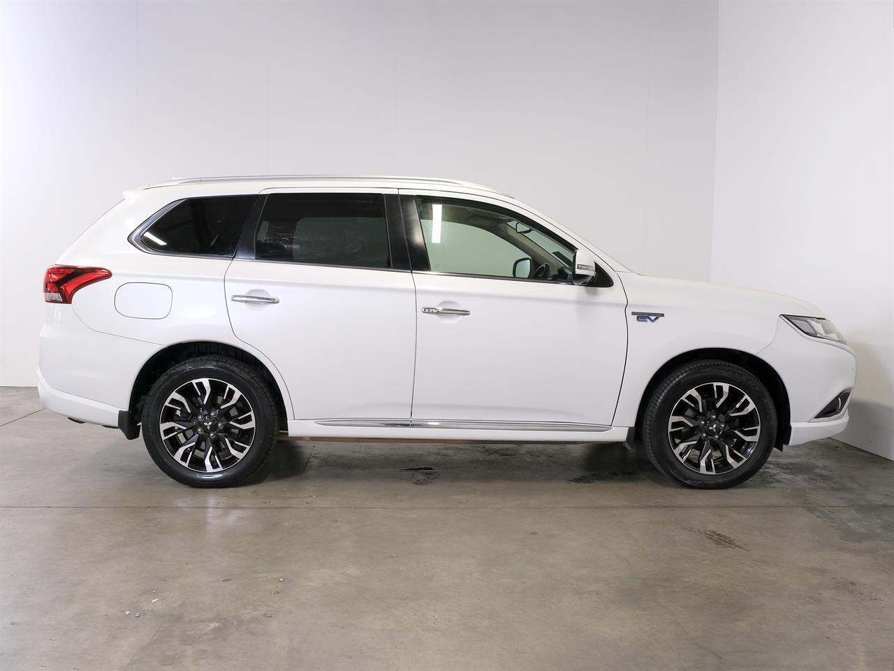 image-9, 2015 Mitsubishi Outlander PHEV G 4WD Facelift 'Lea at Christchurch