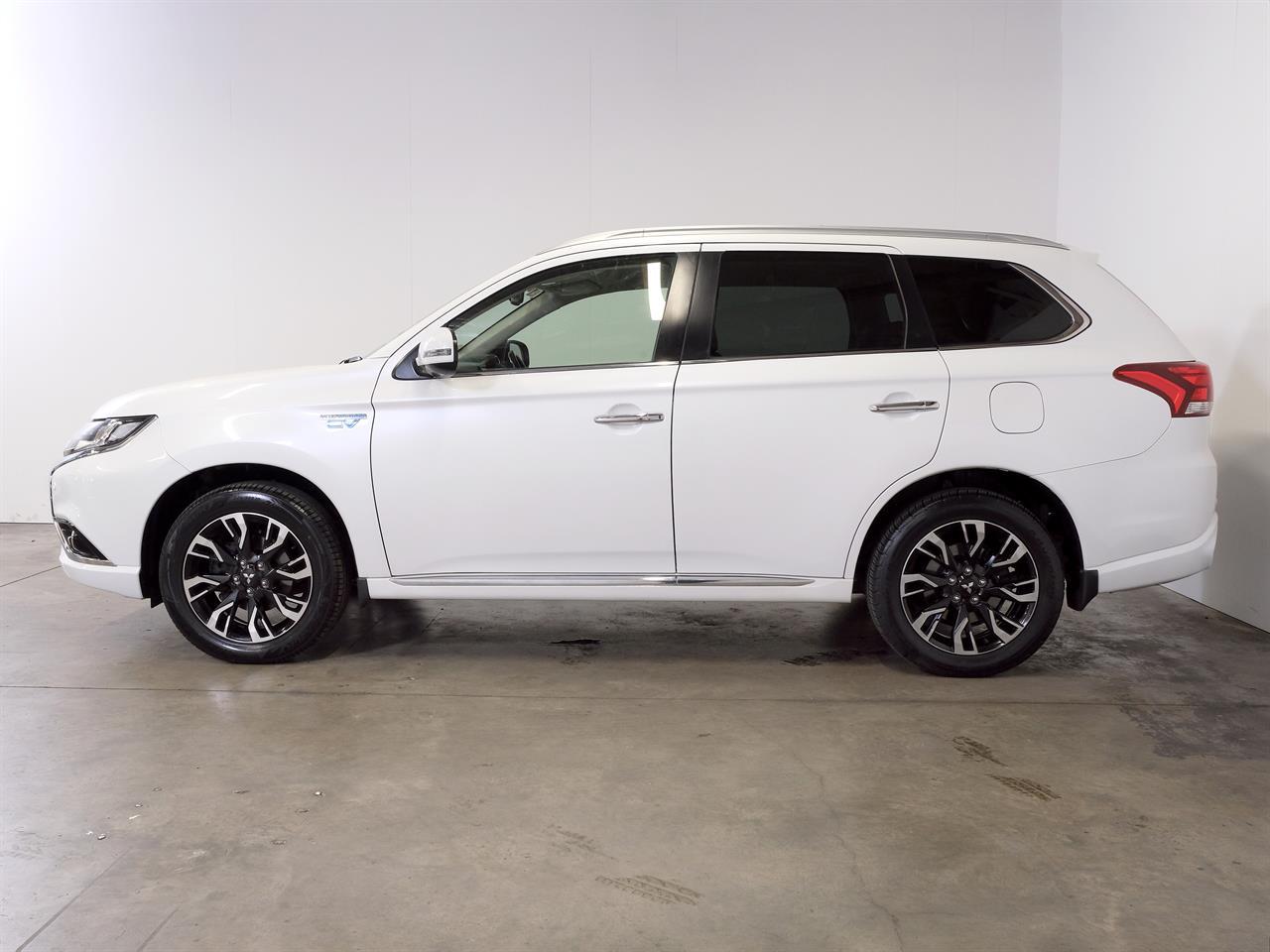 image-4, 2015 Mitsubishi Outlander PHEV G 4WD Facelift 'Lea at Christchurch