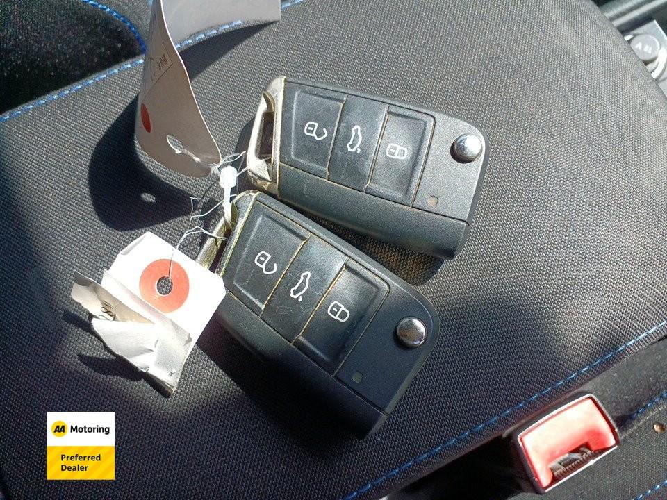 image-8, 2015 Volkswagen GOLF GTE Plug-In Hybrid PHEV at Christchurch