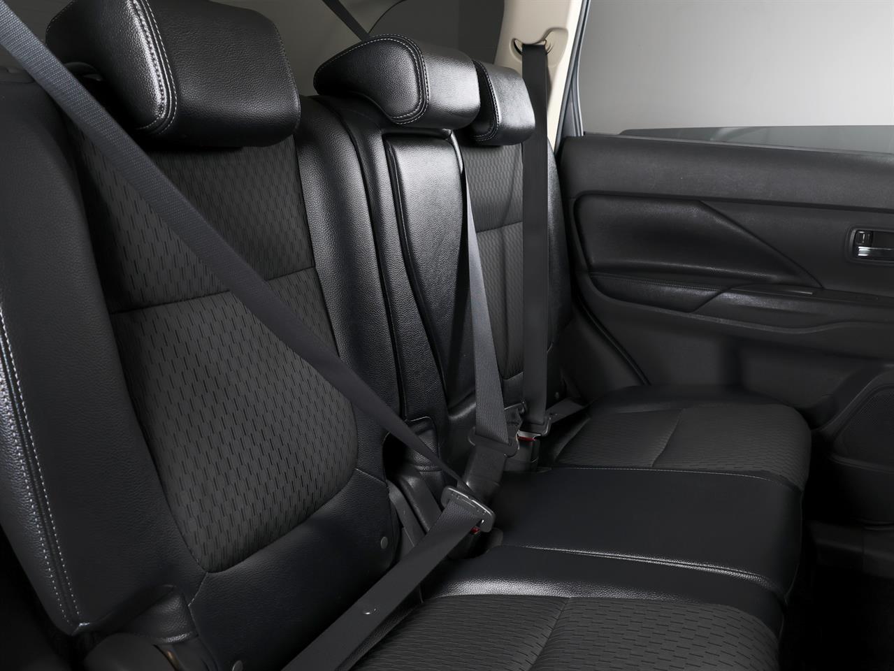 image-18, 2014 Mitsubishi Outlander PHEV 4WD G at Christchurch