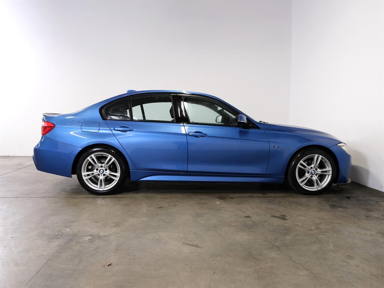 image-9, 2013 BMW 320i M-Sport at Christchurch