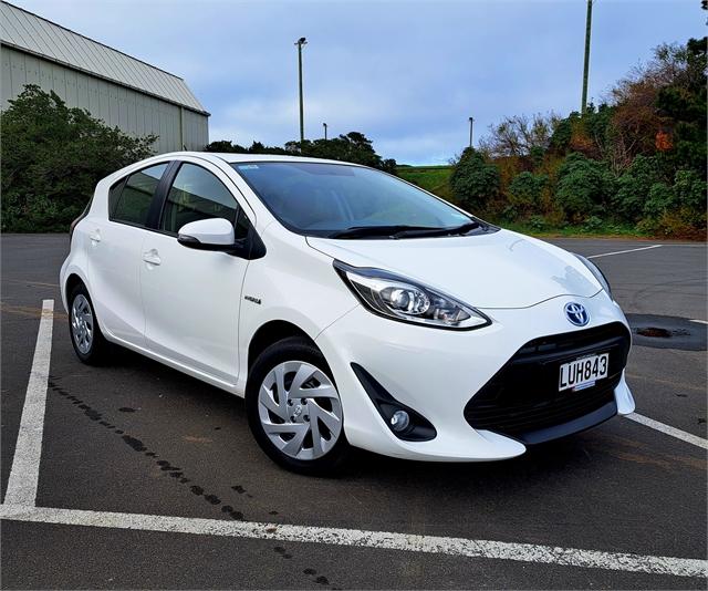 image-0, 2018 Toyota Prius c GX 1.5P HV ECVT FWD HB/5D/5S ( at Dunedin