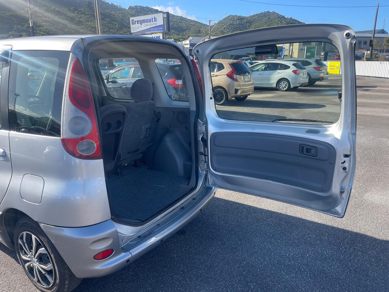 image-8, 2000 Toyota Funcargo at Greymouth