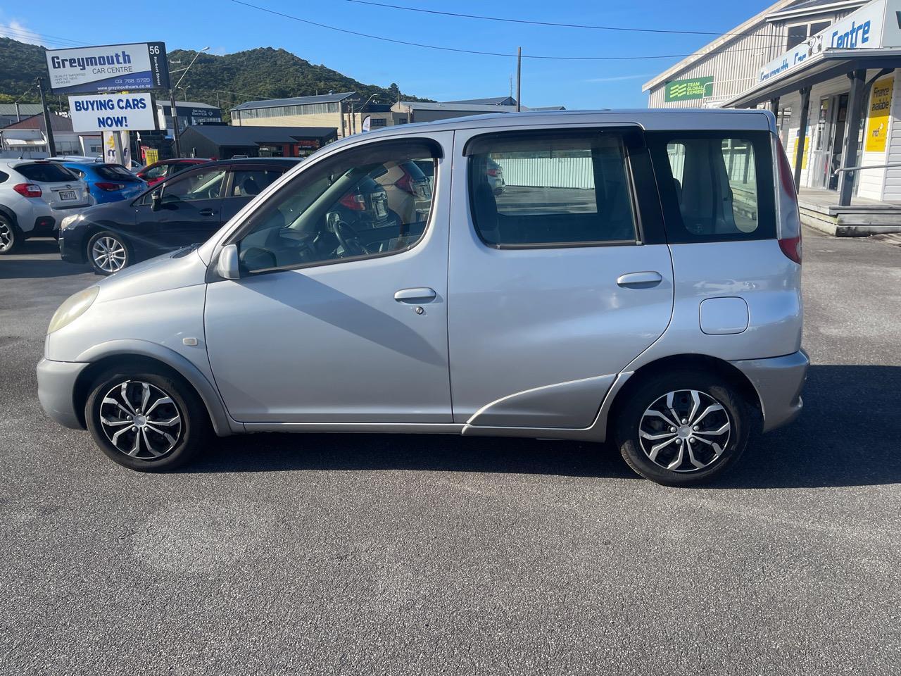 image-6, 2000 Toyota Funcargo at Greymouth