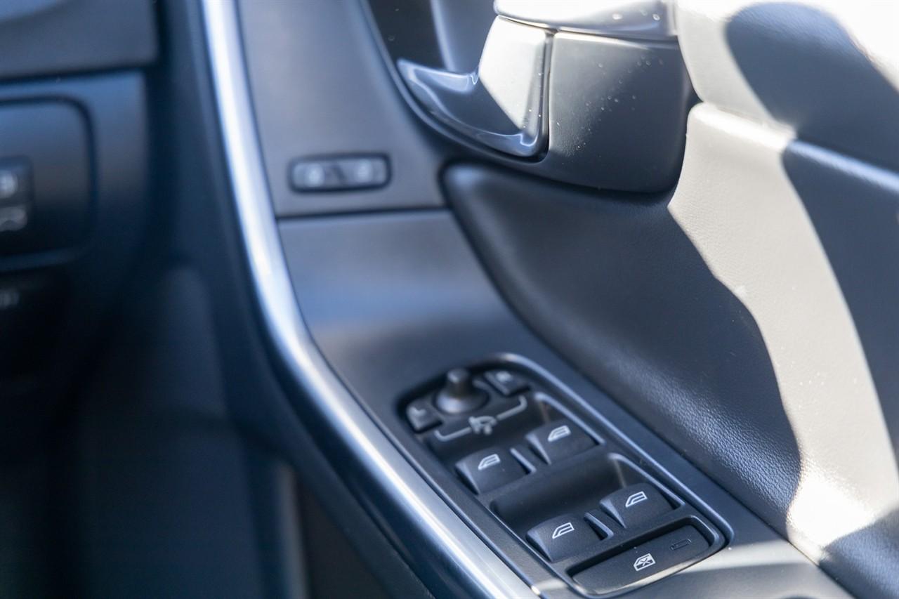 image-12, 2012 Volvo V60 T4 at Dunedin