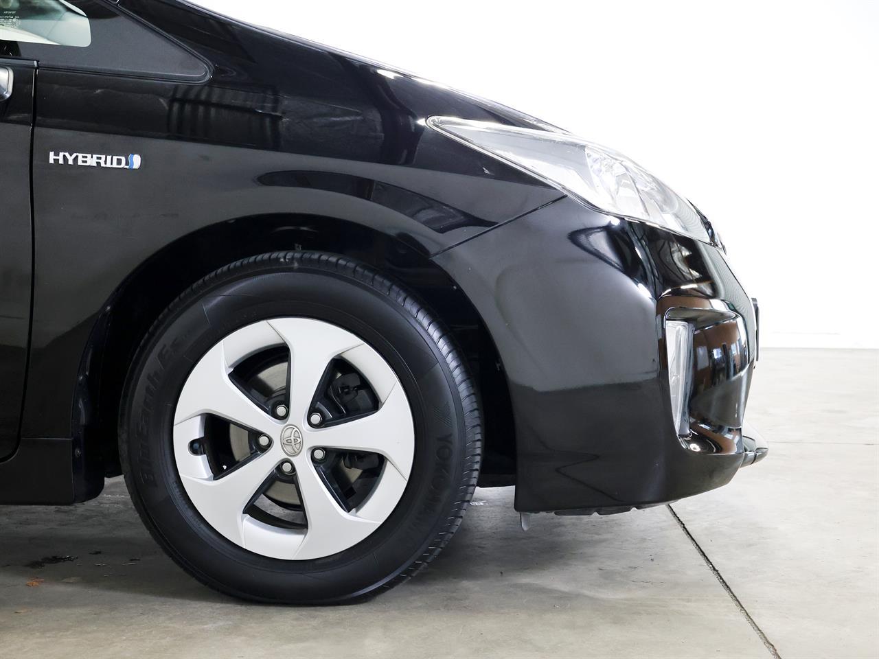 image-8, 2014 Toyota PRIUS 1.8lt Hybrid S-Package at Christchurch