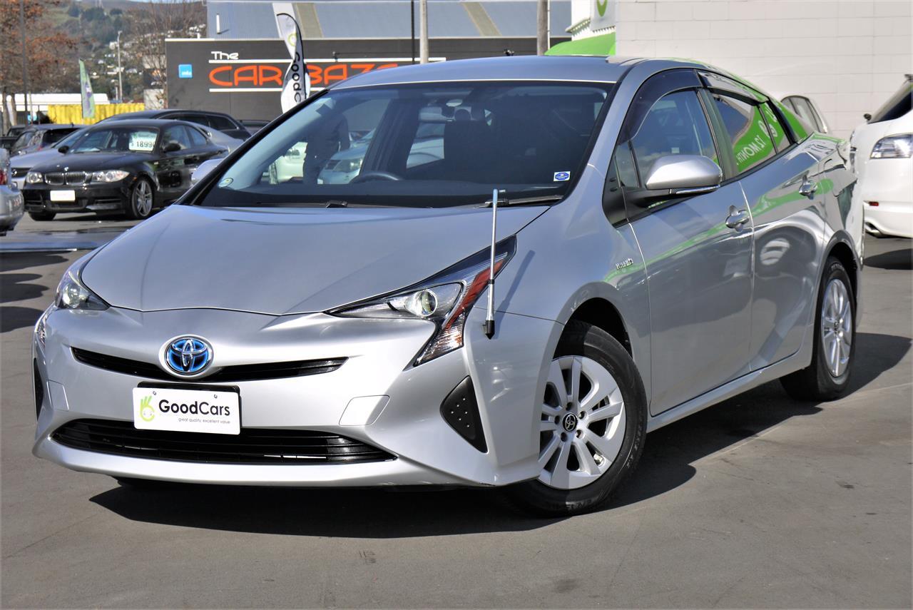 2017 Toyota PRIUS New Generation Model Hybrid on handshake