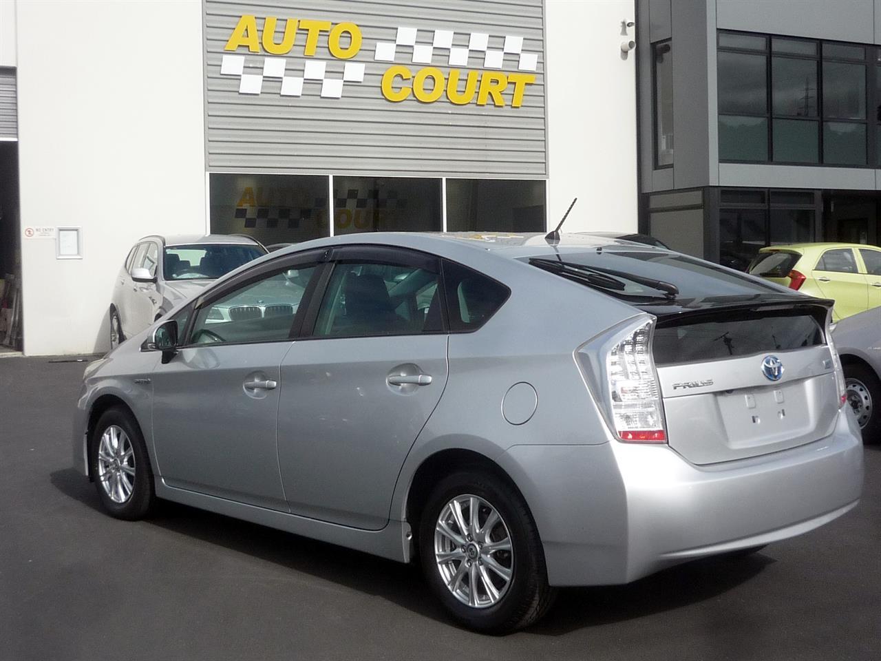 image-1, 2010 Toyota Prius S Hybrid at Dunedin