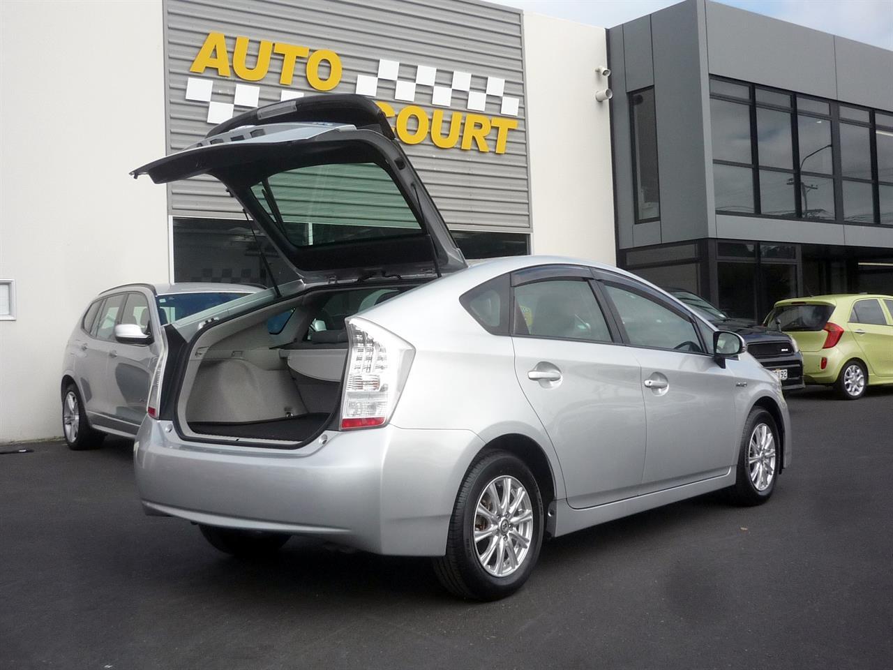 image-14, 2010 Toyota Prius S Hybrid at Dunedin