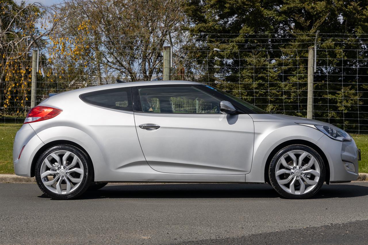 image-3, 2013 Hyundai Veloster 1.6 DCT at Dunedin