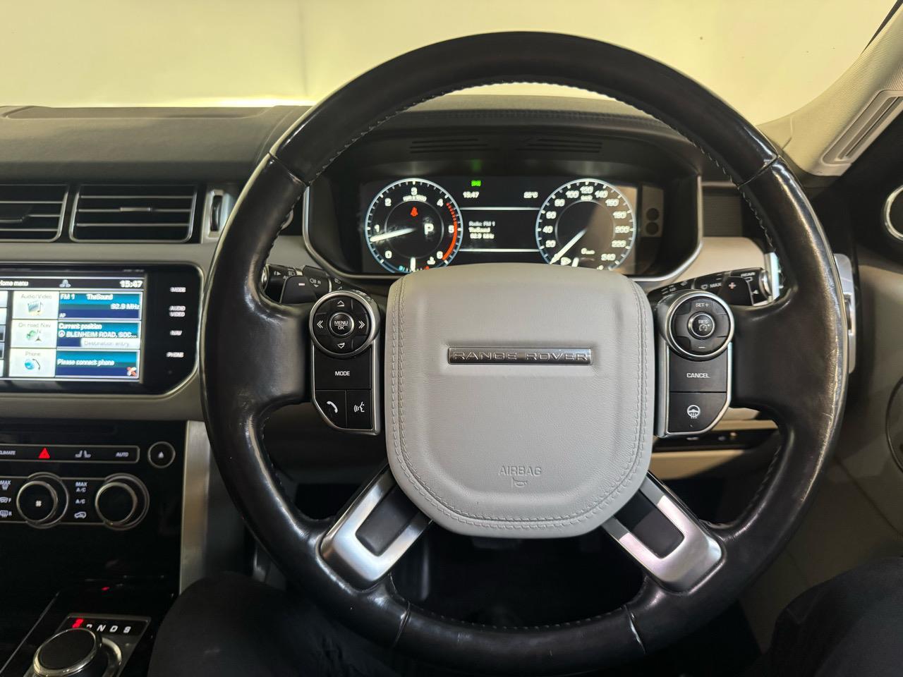 image-9, 2014 LandRover Range Rover Vogue HSE 3.0 TDV6 Dies at Christchurch