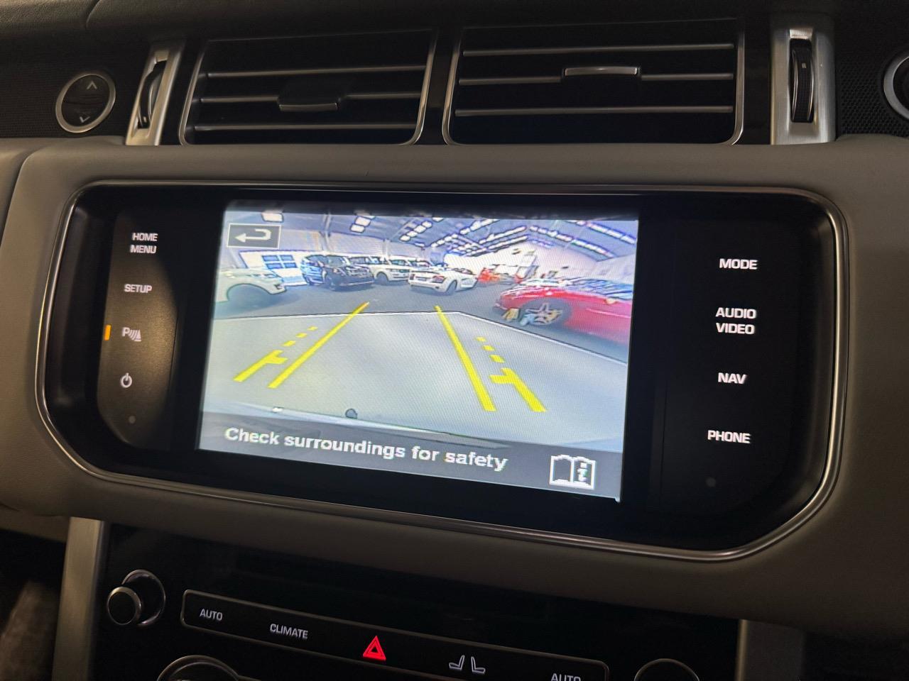 image-12, 2014 LandRover Range Rover Vogue HSE 3.0 TDV6 Dies at Christchurch