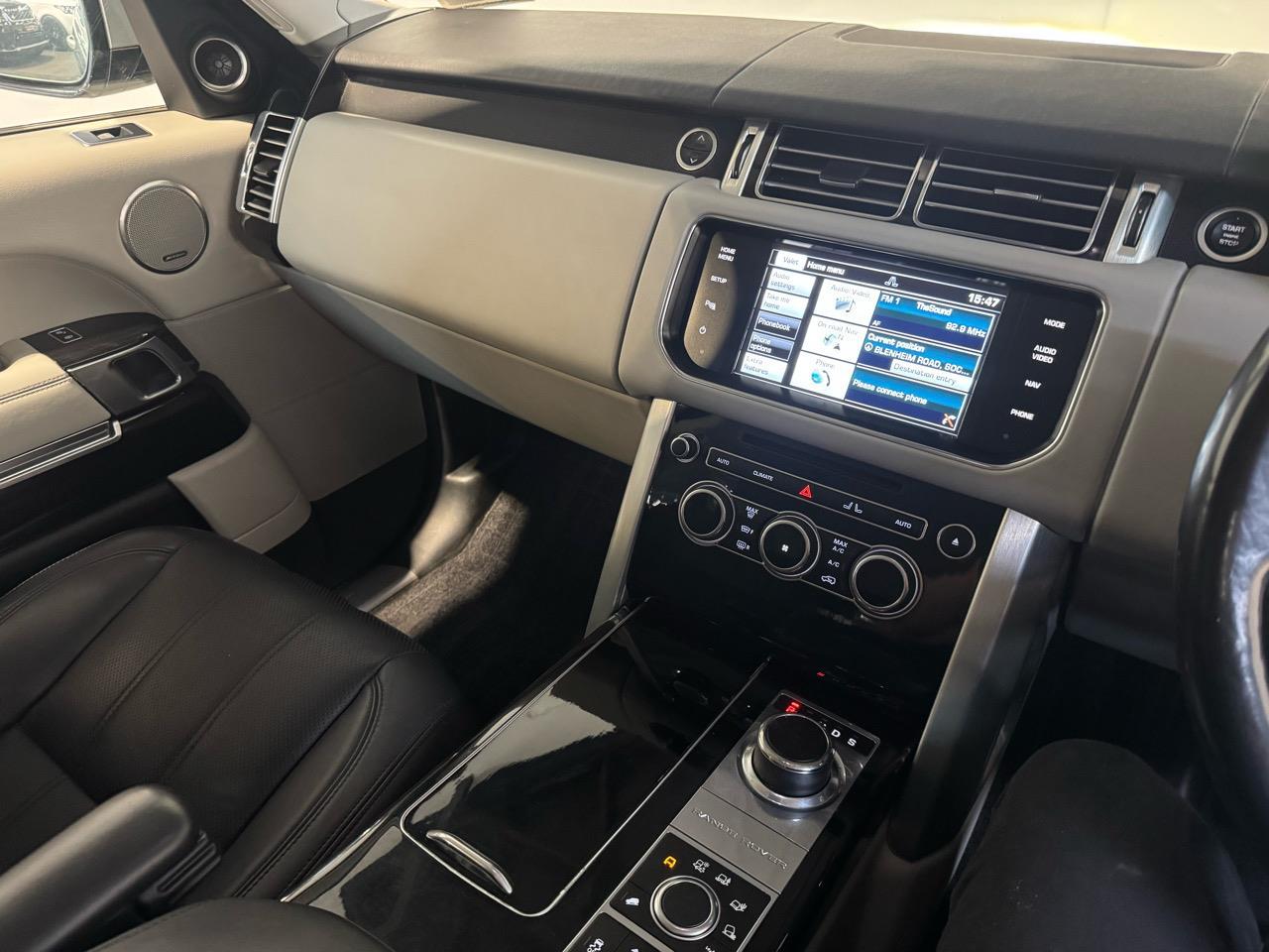 image-10, 2014 LandRover Range Rover Vogue HSE 3.0 TDV6 Dies at Christchurch