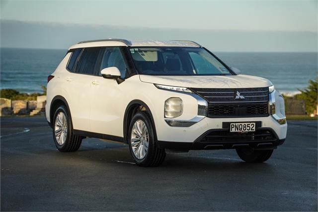 image-0, 2022 Mitsubishi Outlander Ls 2.5P/4Wd/Cvt at Dunedin