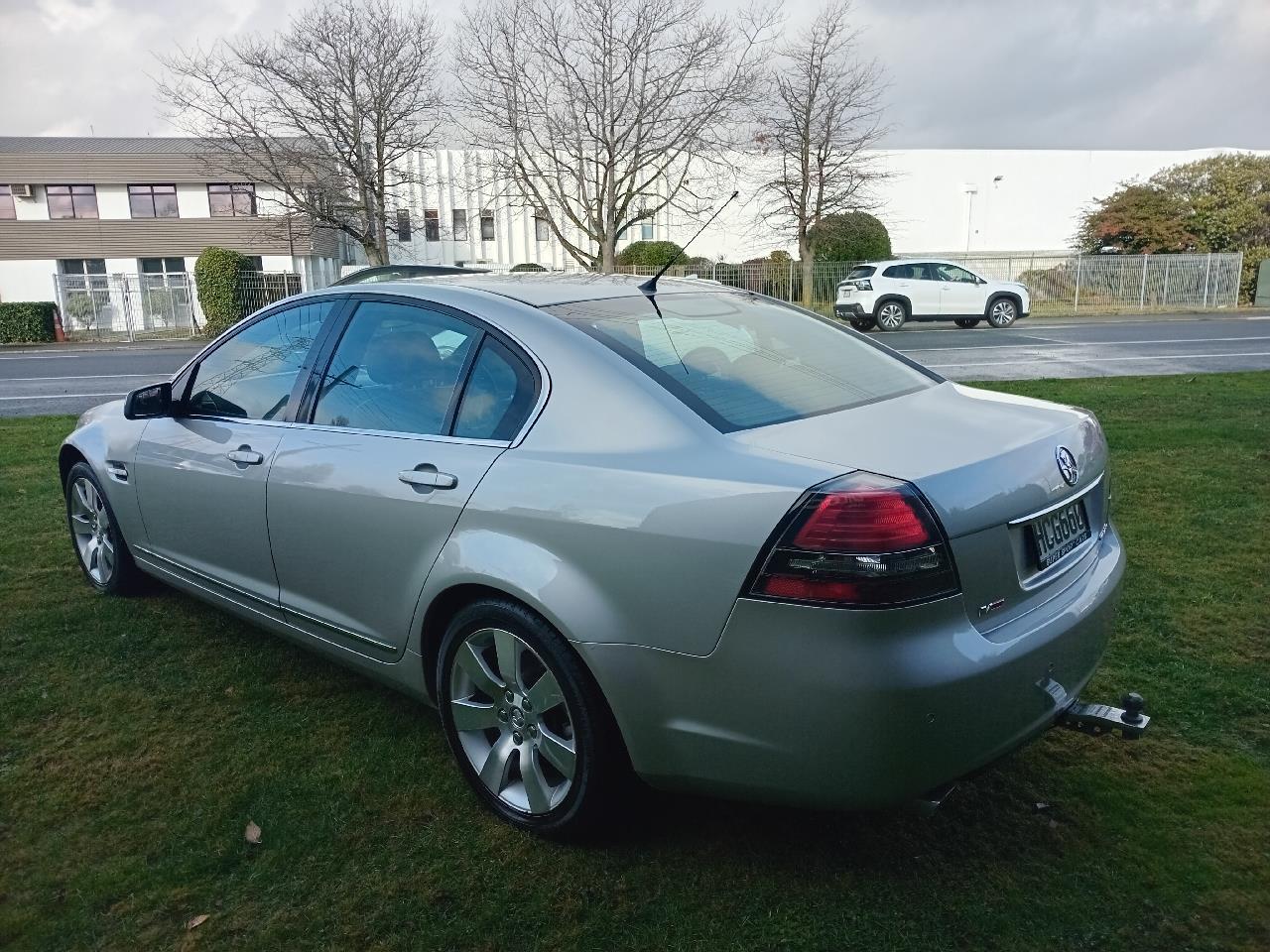 image-12, 2007 Holden COMMODORE CALAIS-V SEDAN V6 AT at Christchurch