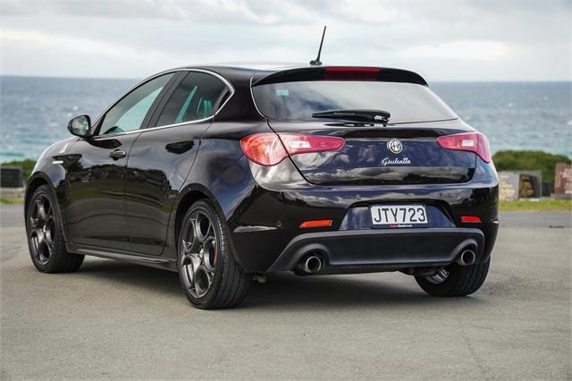 image-2, 2016 AlfaRomeo Giulietta Qv 1.7P/6At/Ha/5Dr/5 at Dunedin