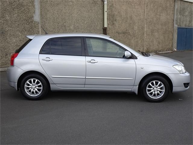 Toyota corolla runx 2004