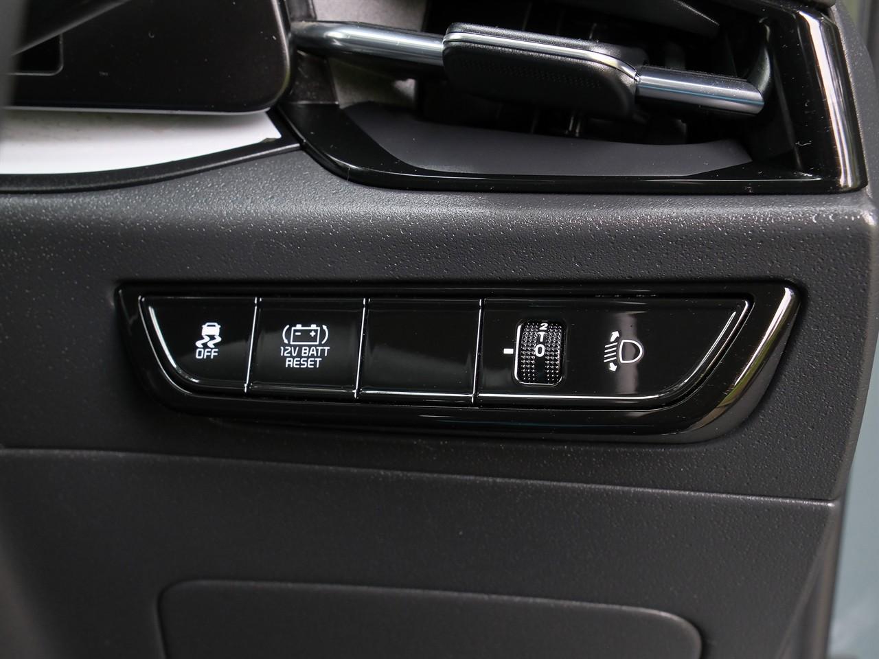 image-14, 2023 Kia Niro Light 1.6lt Hybrid 'NZ New' at Christchurch