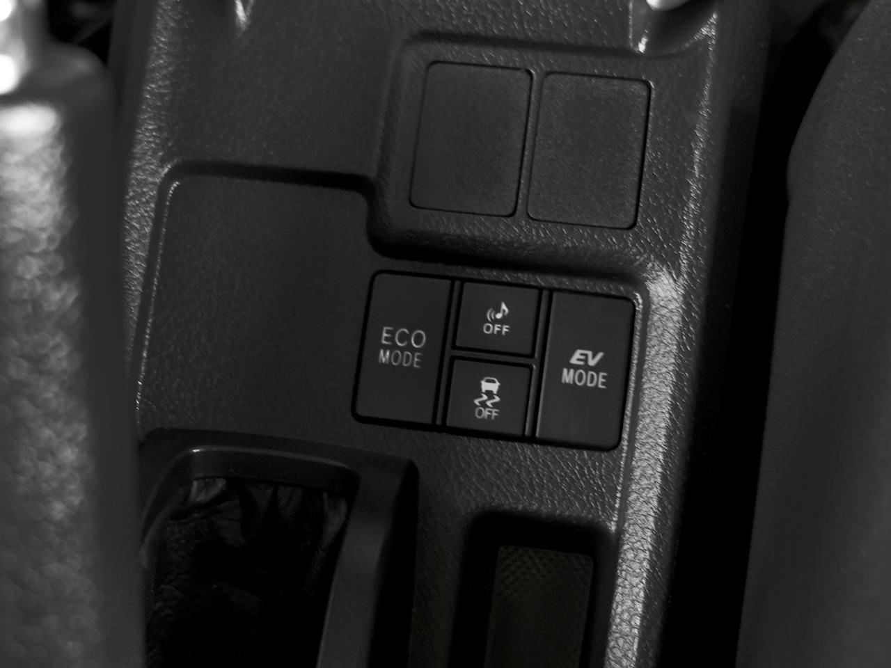 image-13, 2014 Toyota Corolla Fielder Hybrid G at Christchurch